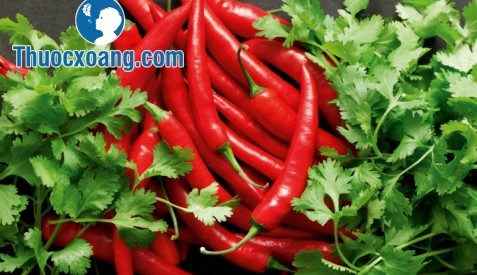 Người bị viêm xoang không nên ăn đồ cay nóng như ớt, tiêu